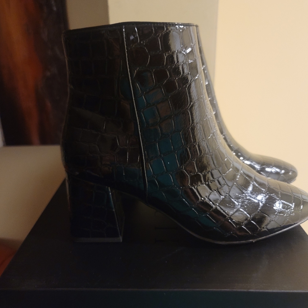Eloquii Patent leather crocodile booties